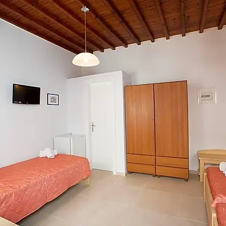 Florance & 4* Mykonos Town