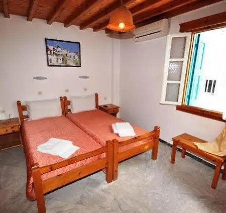 Florance & Ξενοδοχείο με διαμερίσματα 4*